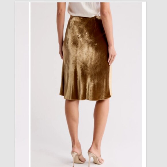 Vince Velvet Short Silk-Blend Gold Slip Skirt - Picture 3 of 14
